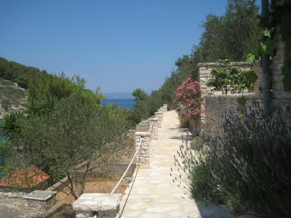 Stone House Mia